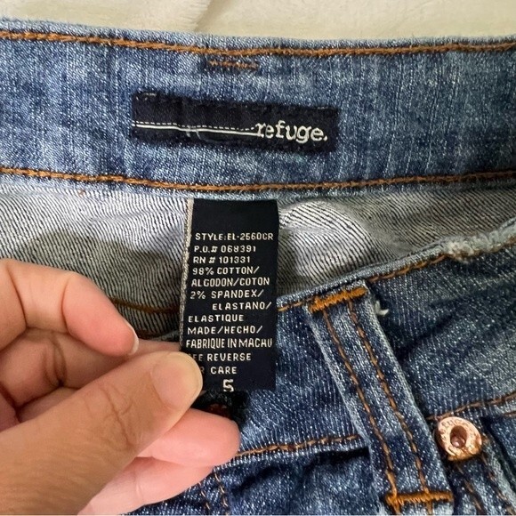 Refuge Cropped Jeans - Picture 4 of 4